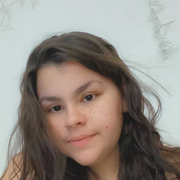 Meet your Posher, Claudia - Picture 1 of 1